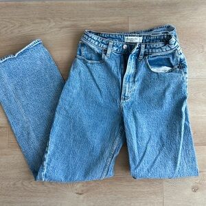 SOLD Abercrombie & Fitch Curve Love High Rise 90s Relaxed Jean